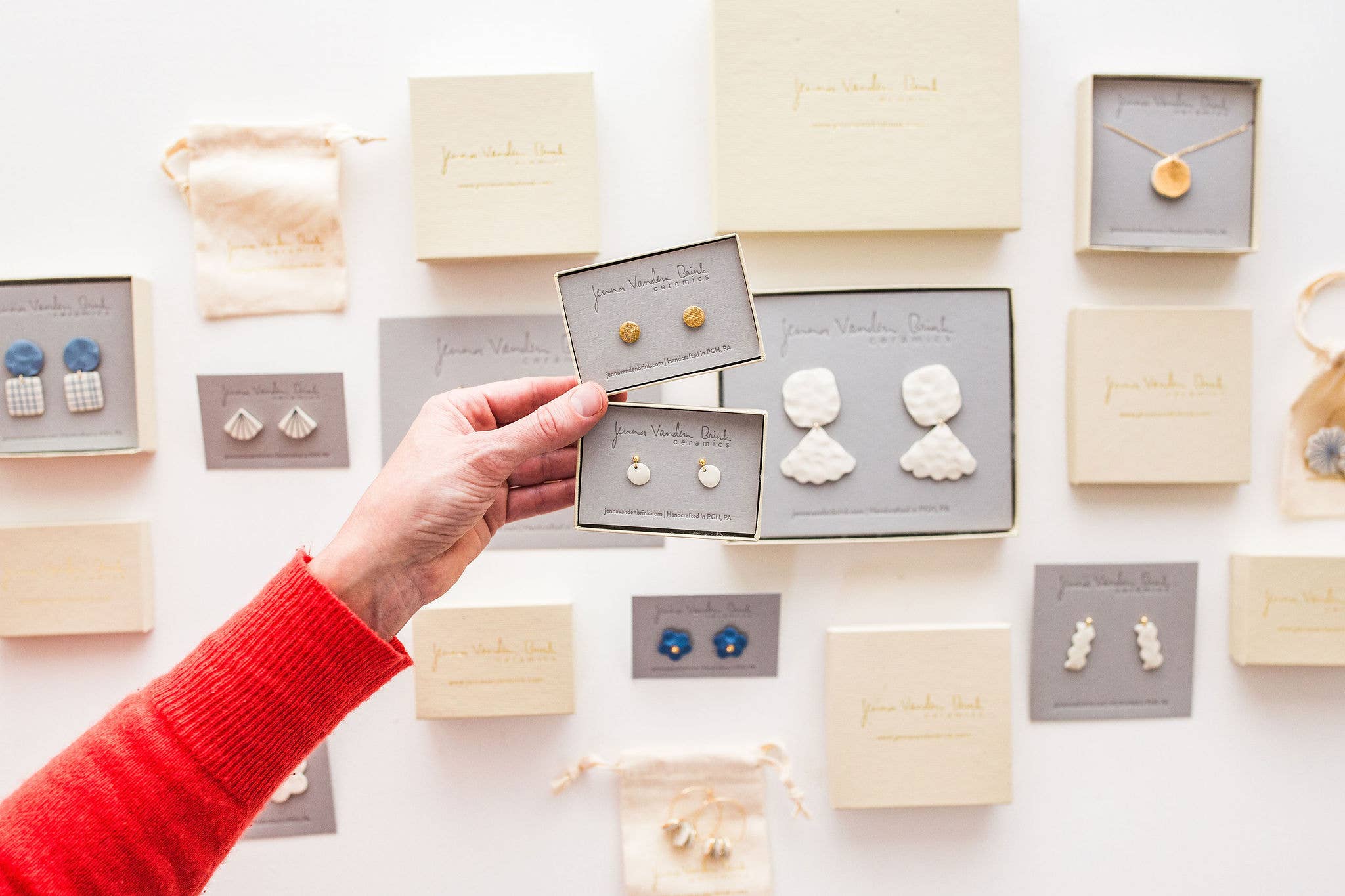 Jenna Vanden Brink Ceramics - Venta al por mayor Pendientes de botón/aretes de poste - Mini Sun Shuds3