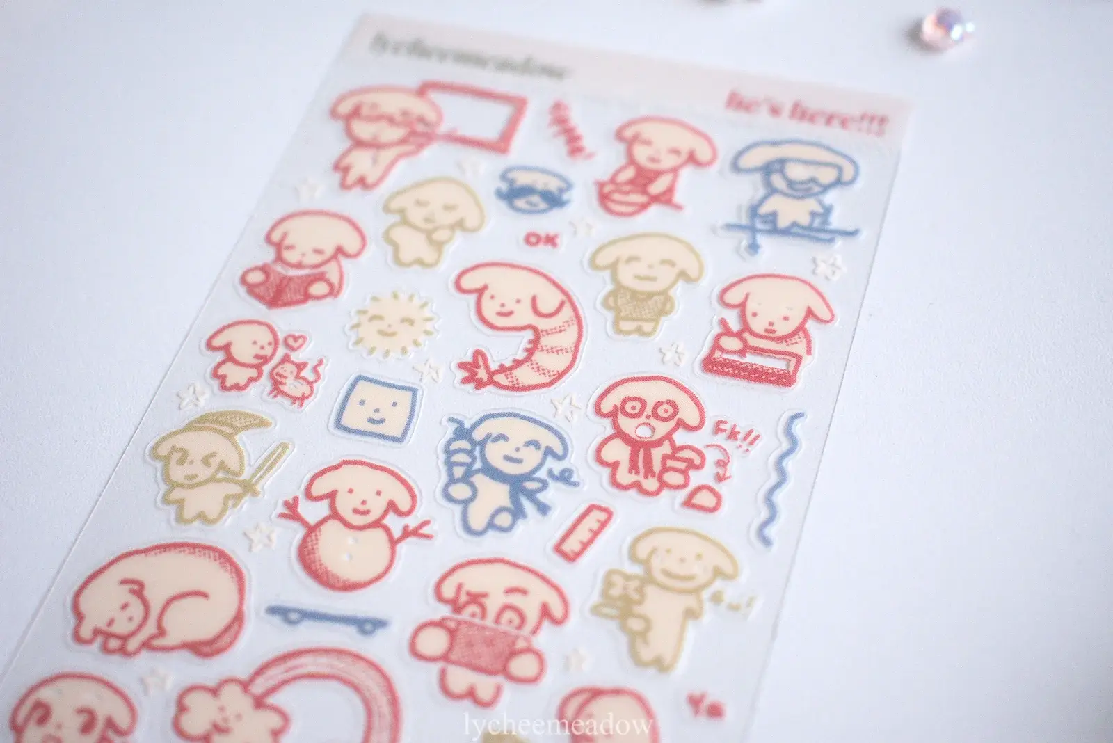 Lycheemeadow - Vente Autocollant - Il est là !!! Feuille d'autocollants transparente6