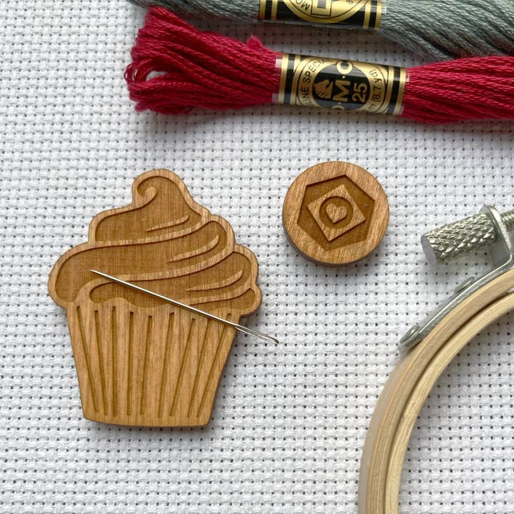 Cupcake - Magnetisk nåleminder for engroshandel hos Love Poppet