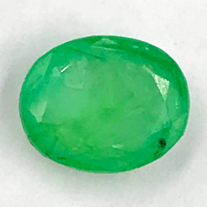 Pierre précieuse émeraude à facettes ovales pour la vente par Weatherham Estate Treasures