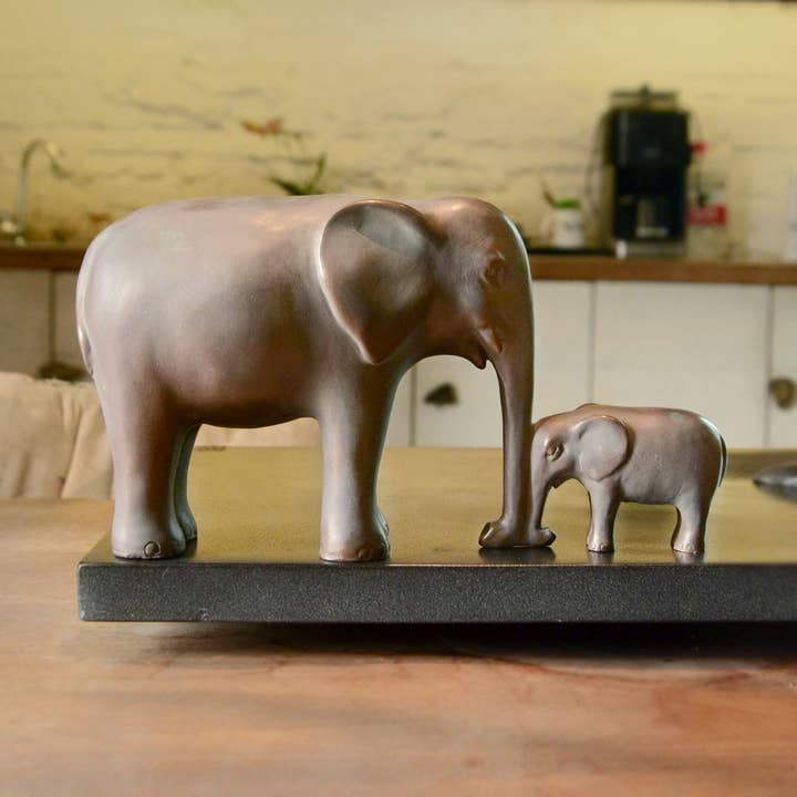 Home Décor - Elephant With Baby for wholesale by Top Land Trading