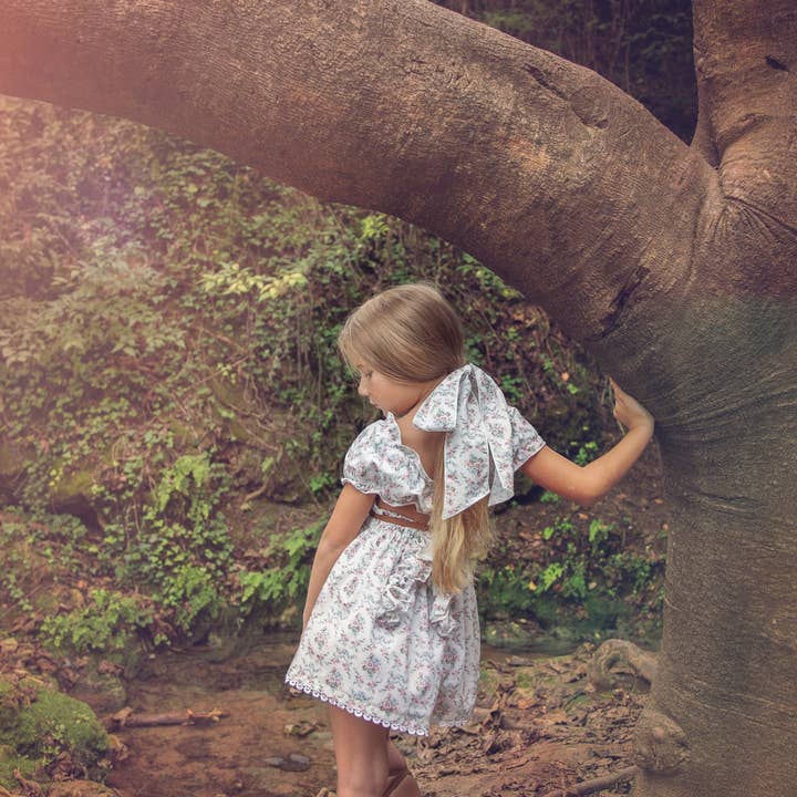 Bowknot Flowers Ecru Background Long Beach for wholesale by nora norita nora