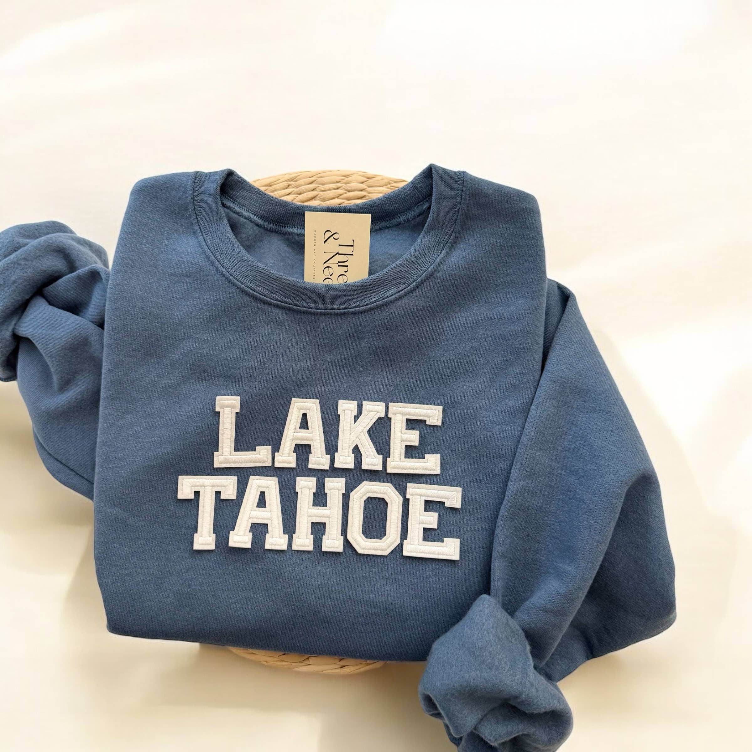 Threads And Needles, INC. - Wholesale Sweatshirt - Unisex - LAKE TAHOE California Sweatshirt1