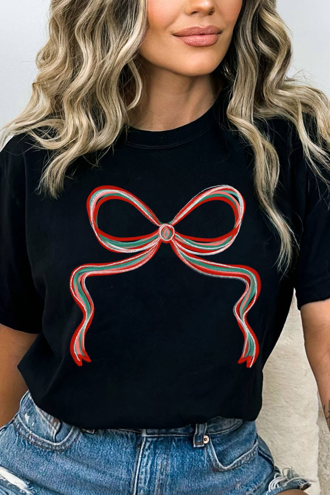 Kissed Apparel – wholesale Screen printed t-shirt – Women′s – Teal And Red Christmas Bow Comfort Colors Tee0
