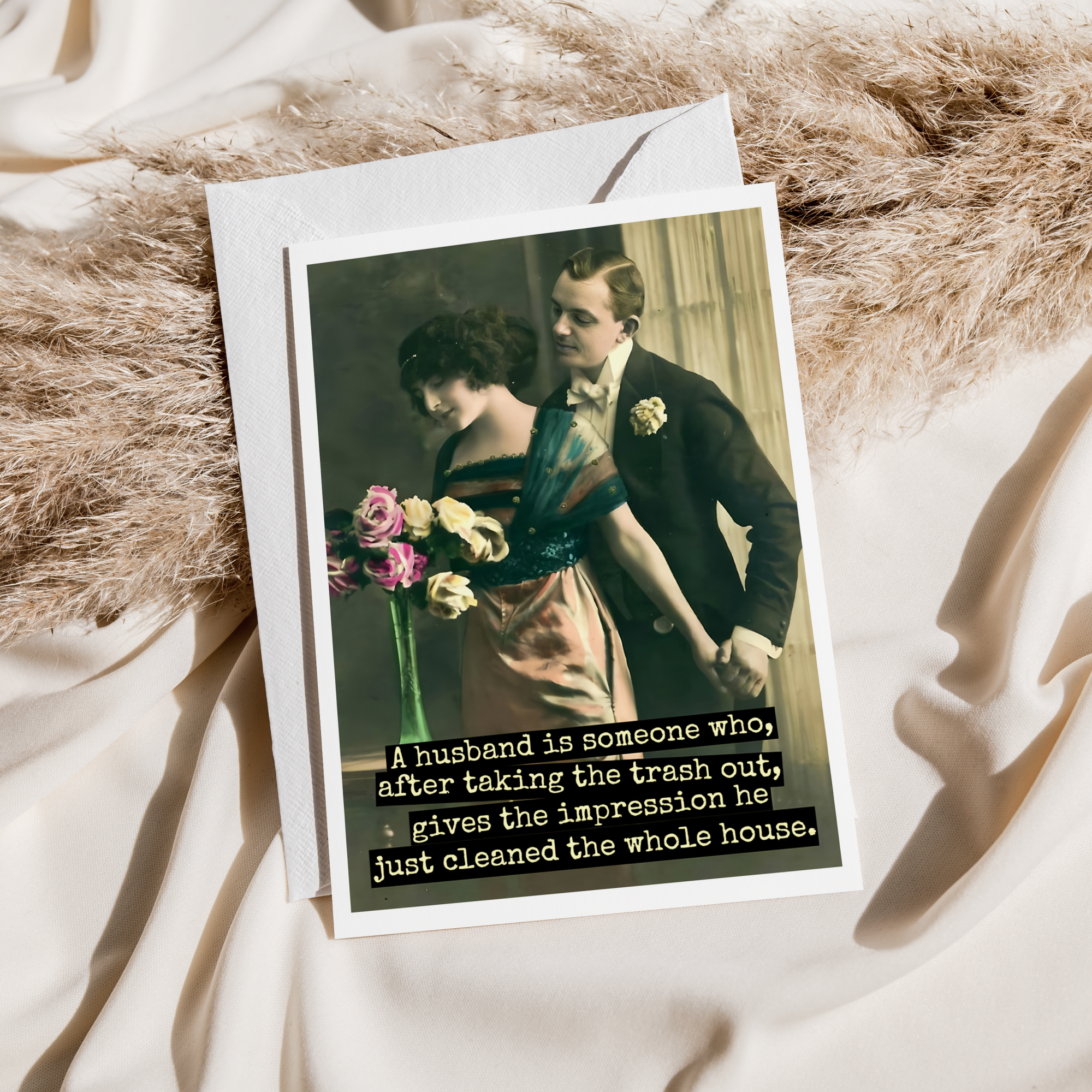 Raven's Rest Studio – Großhandel Hochzeitskarte – Lustige Hochzeitskarte. Ein Ehemann ist jemand, der nach der Einnahme..1