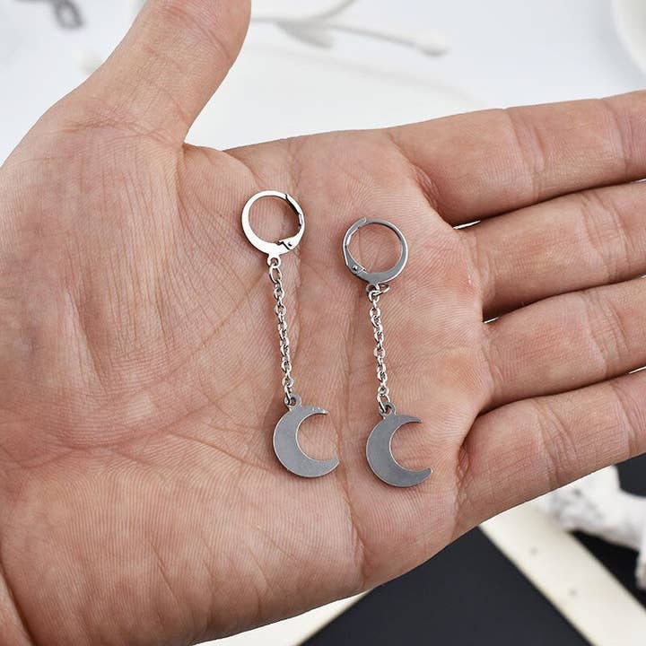 Haengseongworkshop – Engroshandel Hængeøreringe og creoløreringe – Hoop/Stud Kpop Style BTS-inspirerede øreringe Solid rustfrit stål måne