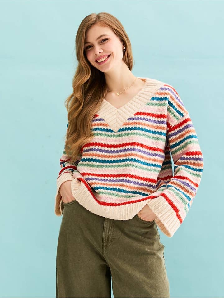 Jasmine Wijde Mouw V-Hals Gestreepte Trui - Off White voor wholesale door Cara & The Sky