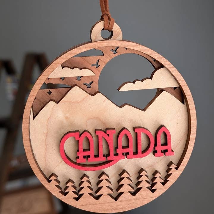 Foxwood Gifts Canada - Venta al por mayor Adornos - Adorno de Madera 3D de Canadá - Montañas en Capas Souvenir de Navidad