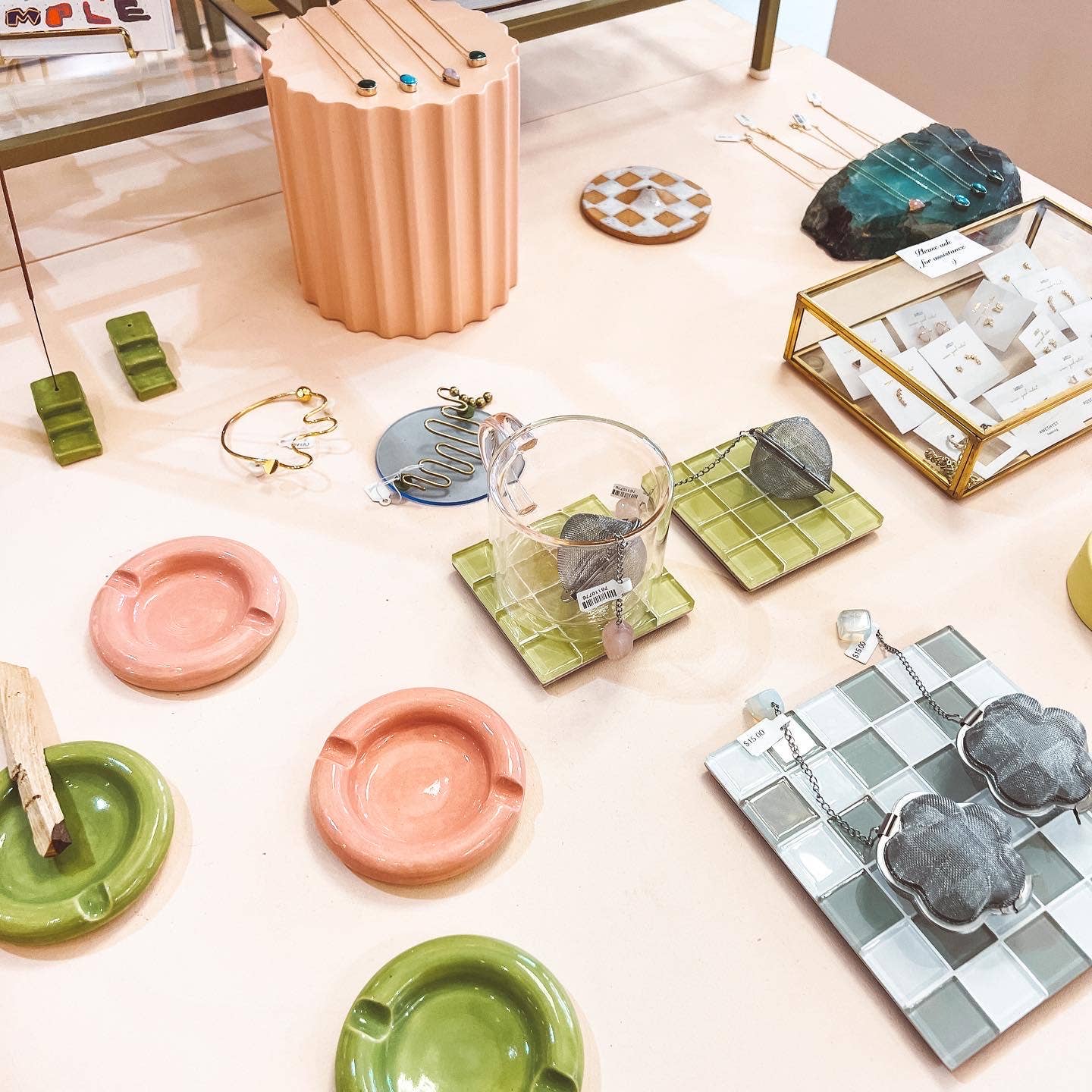 Divine Balance Co. - Wholesale Tea Strainer/Infuser - Daisy Crystal Tea Infuser6