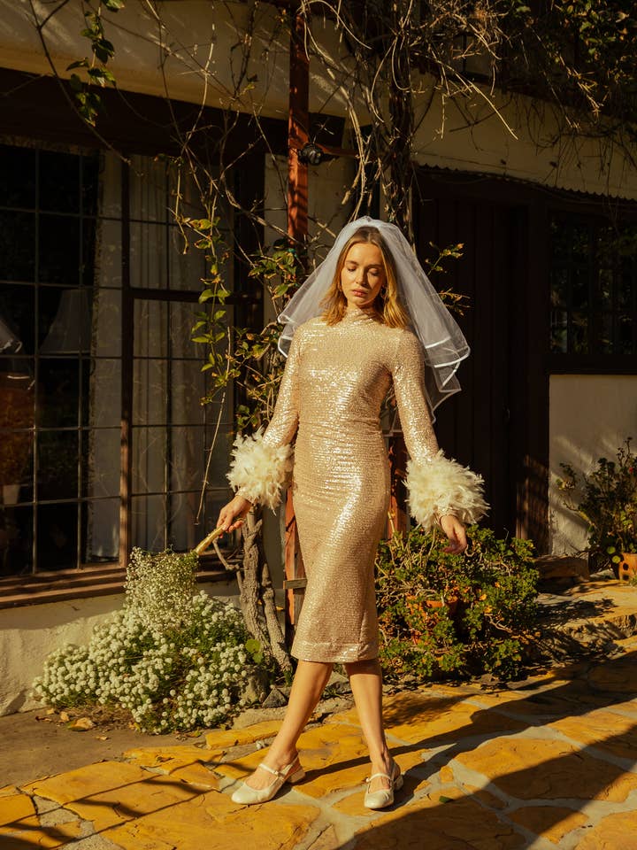 Robe Julianne à sequins champenois pour la vente par Jennafer Grace