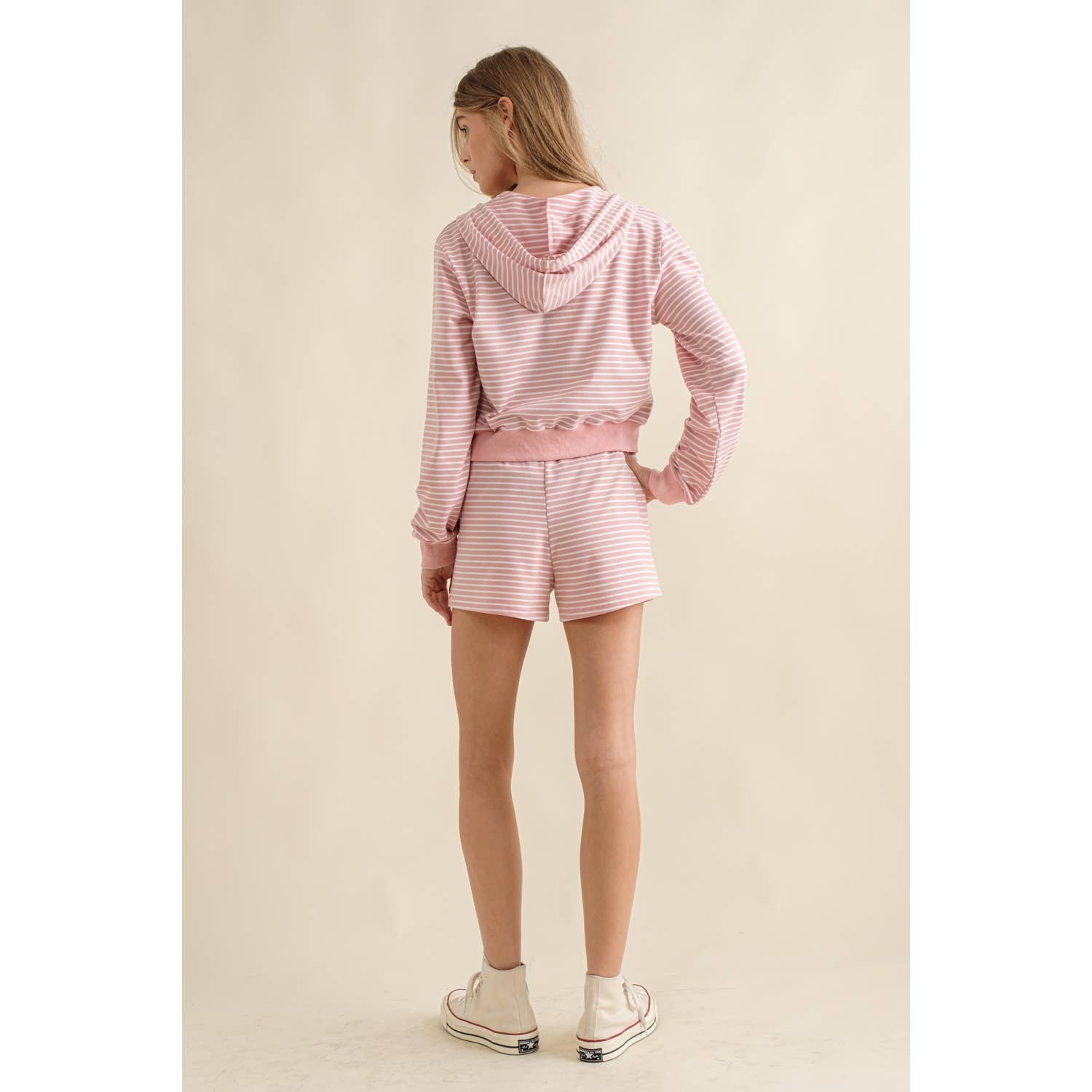 Sweet Generis – wholesale Lounge set – Women's – CONTRAST DRAWSTRING ZIP UP HOODIE AND SHORTS SET5