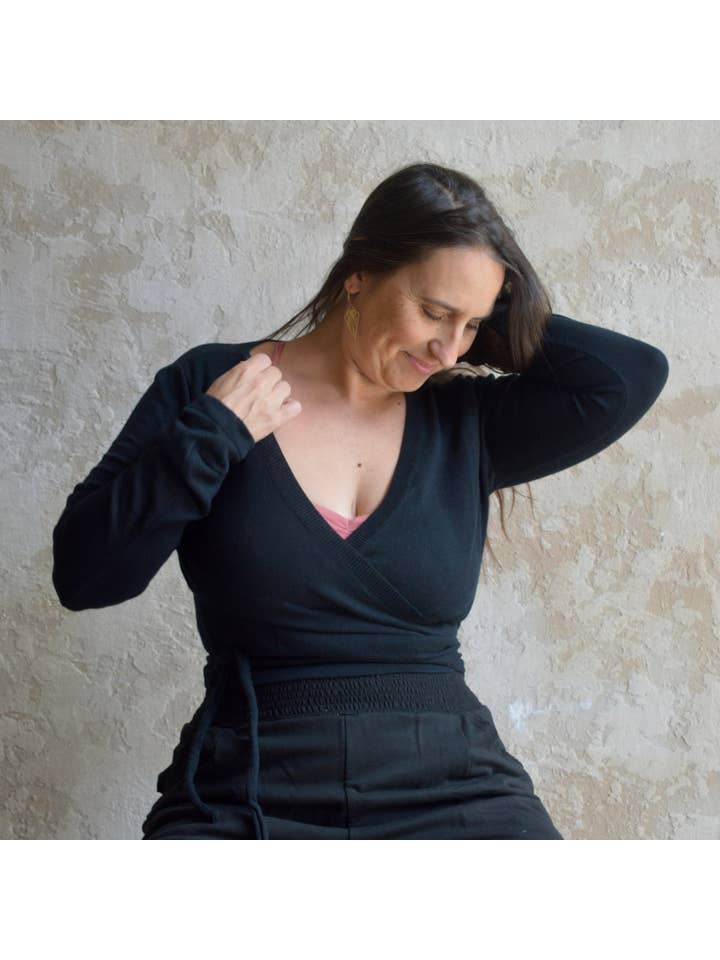 UNA PLUMA - Wholesale Knit Sweater - Women's - Colibrí Wrap Sweater - Organic Cotton Wrap1