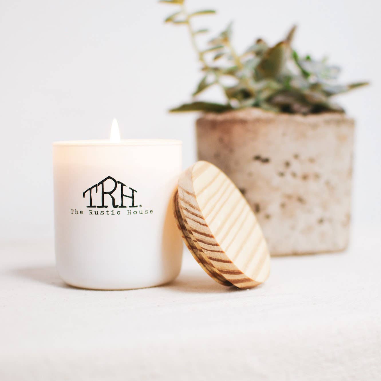 The Rustic House - Wholesale Jar/Filled Candle - Signature Scent | White Soy Candle + Gift Box | 8oz.2