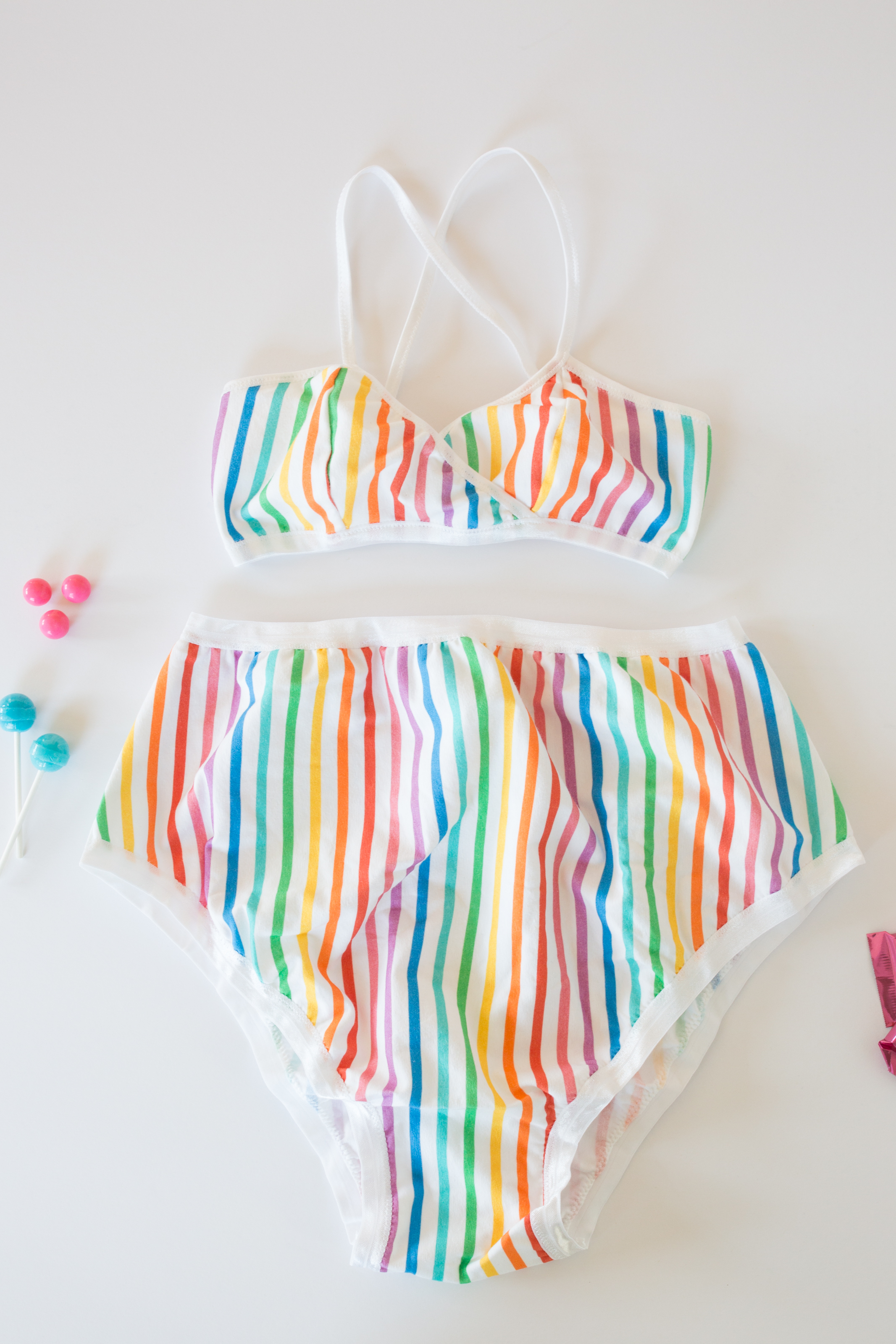 Hey Mavens! – Roupa interior - Mulher por atacado – Rainbow Risca Alta Rise Undies//cuecas multicolor4