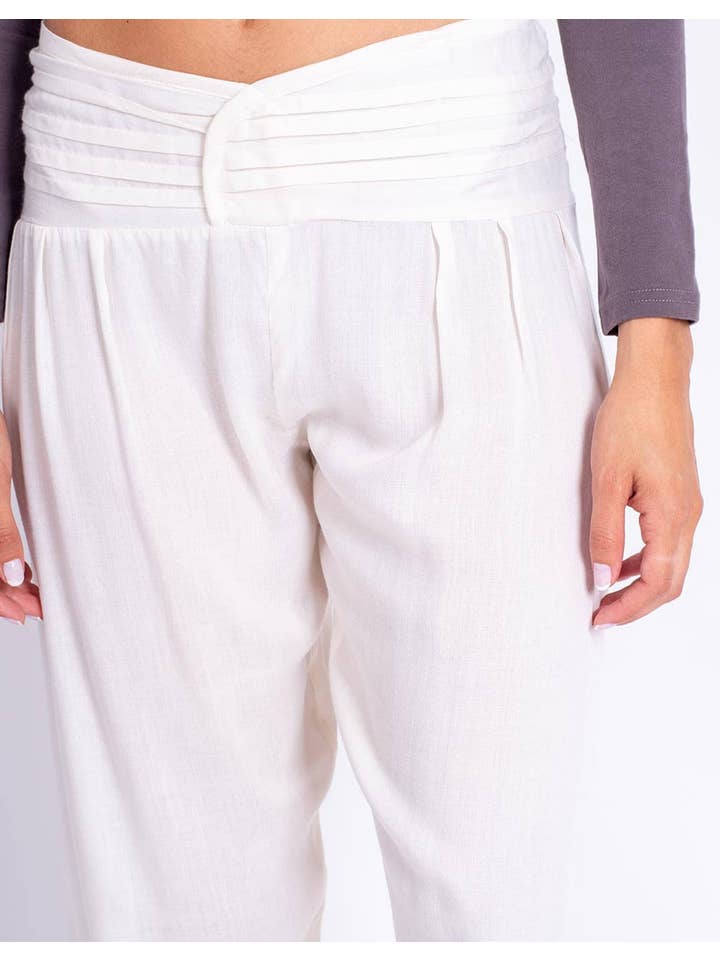 Kimago Look - Vendita all'ingrosso Pantalone - Donna - Pantaloni dritti bianchi in viscosa con spacco frontale4