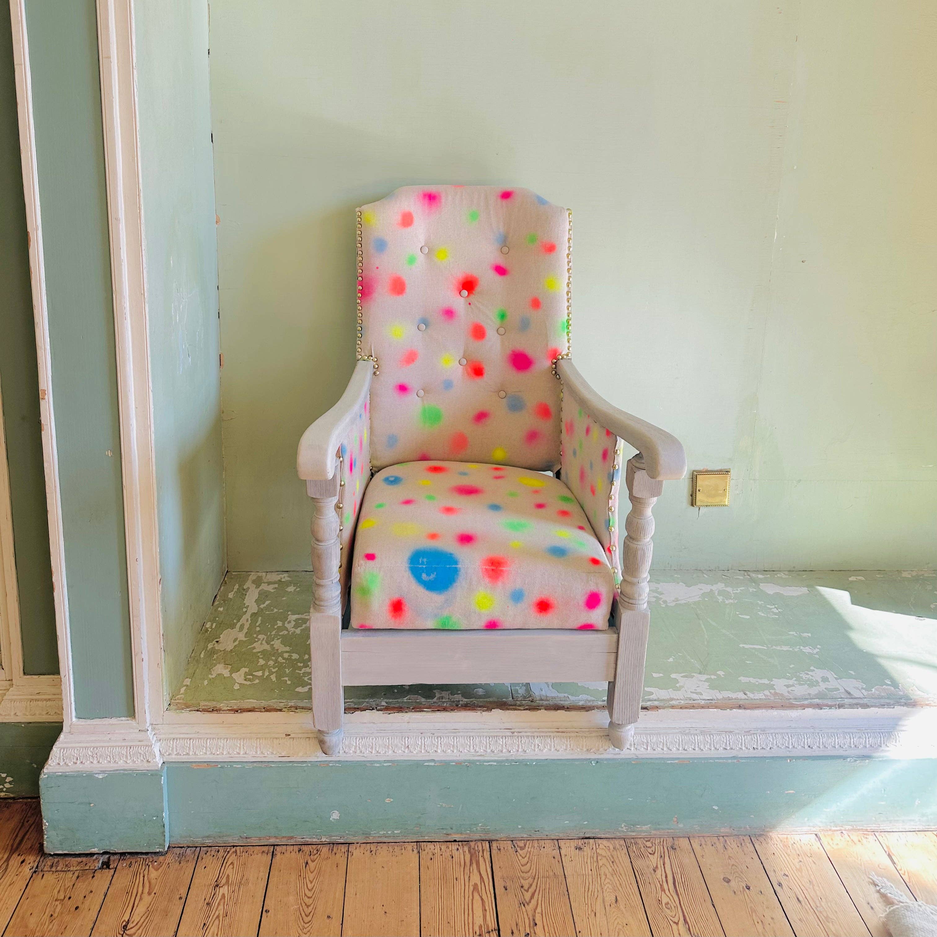 thestudioUP – wholesale Chair – Upholstered & Upcycled Vintage 1950s Armchair in Sustainable Linen Print1
