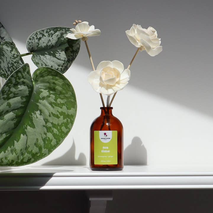 Sola Wood Flower Diffuser – Tea Time | Long-Lasting Natural Home Fragrance for wholesale by Sweet Wild Scents