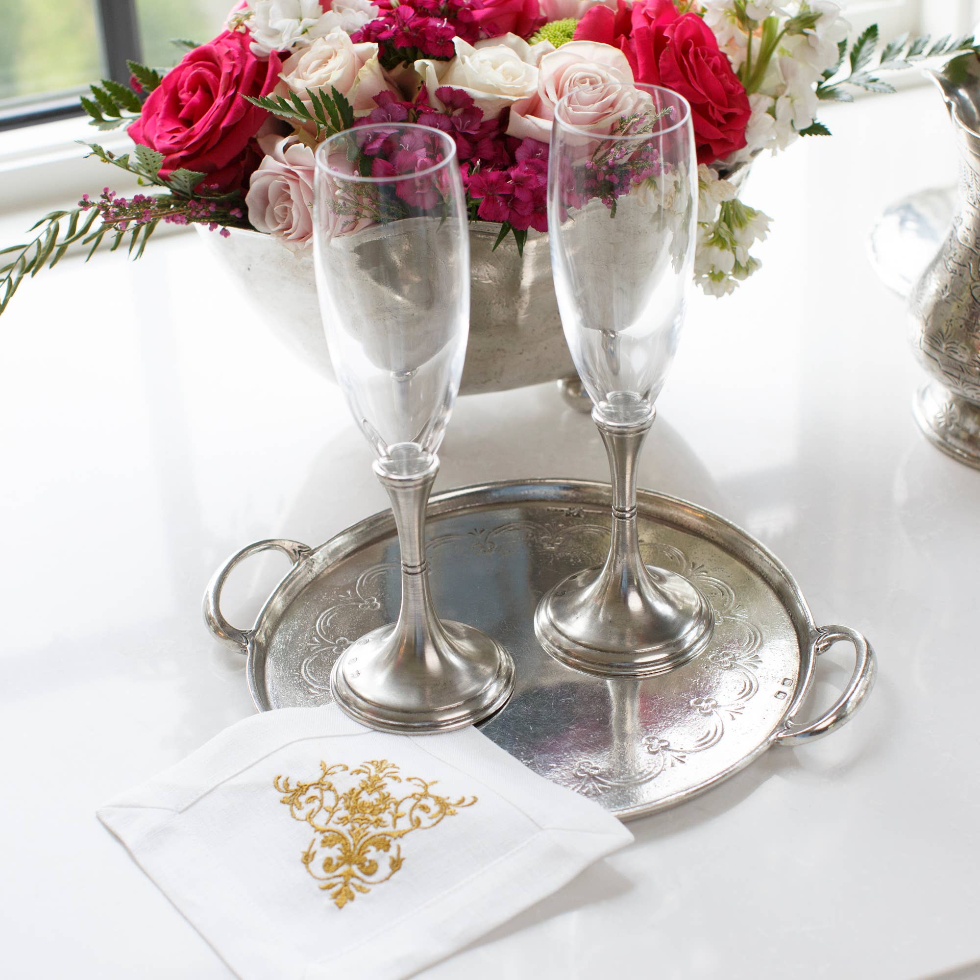 Arte Italica & Crown Linen Designs – wholesale Decorative tray – Vintage Pewter Round Tray With Handles3