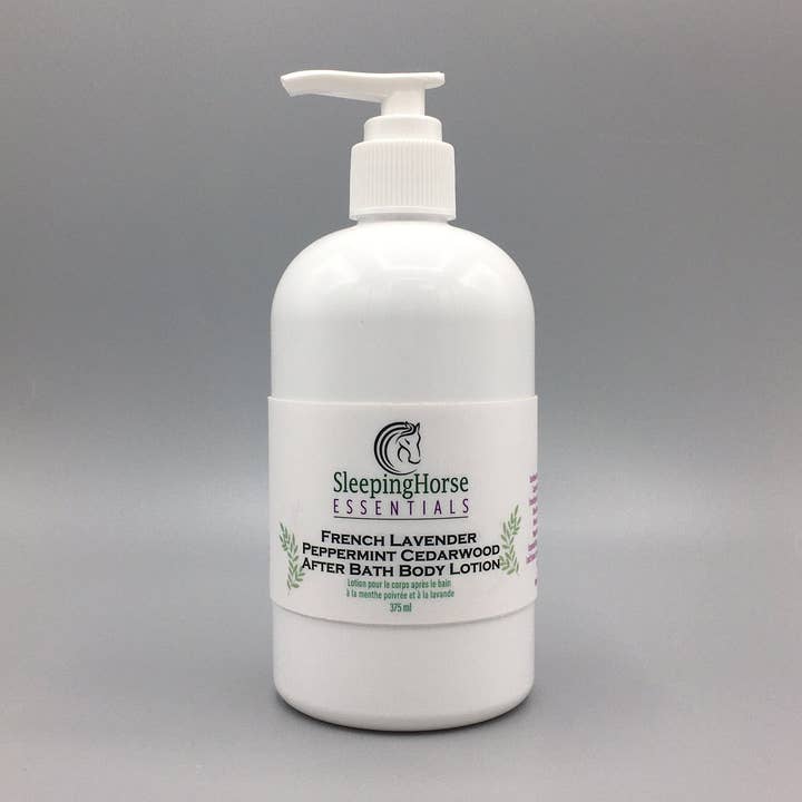 Lotion pour le corps après le bain · Lavande, menthe et bois de cèdre gratuits pour la vente par Sleeping Horse Essentials
