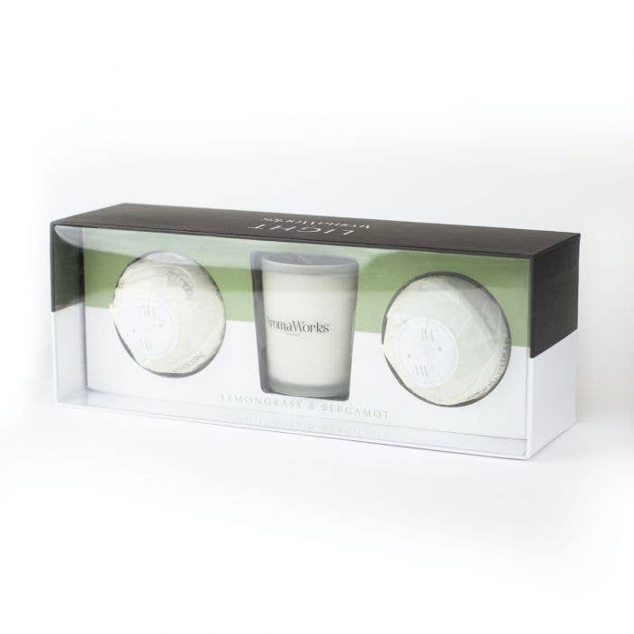 Coffret cadeau Citronnelle & Bergamote 10cl & Mini Bombe de Bain pour la vente par AromaWorks London