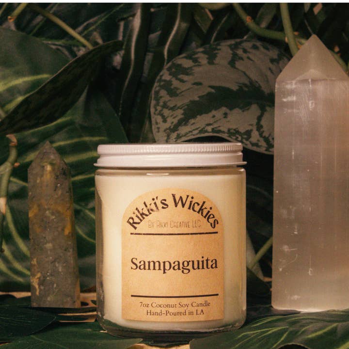 Bougie Sampaguita 7 oz pour la vente par Rikki’s Wickies + Other Thingies