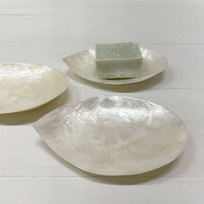 ByBazz - Venta al por mayor Bandejas/platos/boles decorativos - Schaaltje Schelp Capiz XS White3