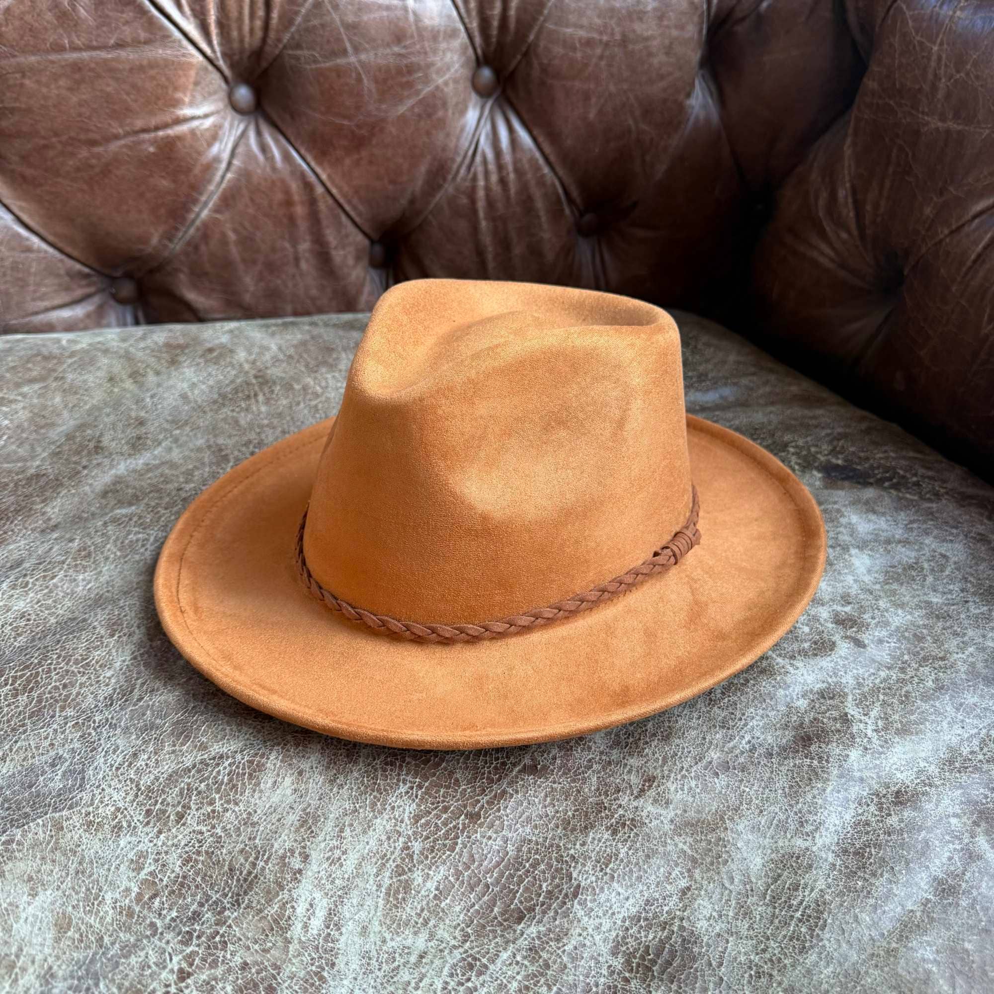 Queens INC - Wholesale Hat Accessory - Women's - Stiff Brim Rancher in  Suede Hat W/ Braided Suede Belt21