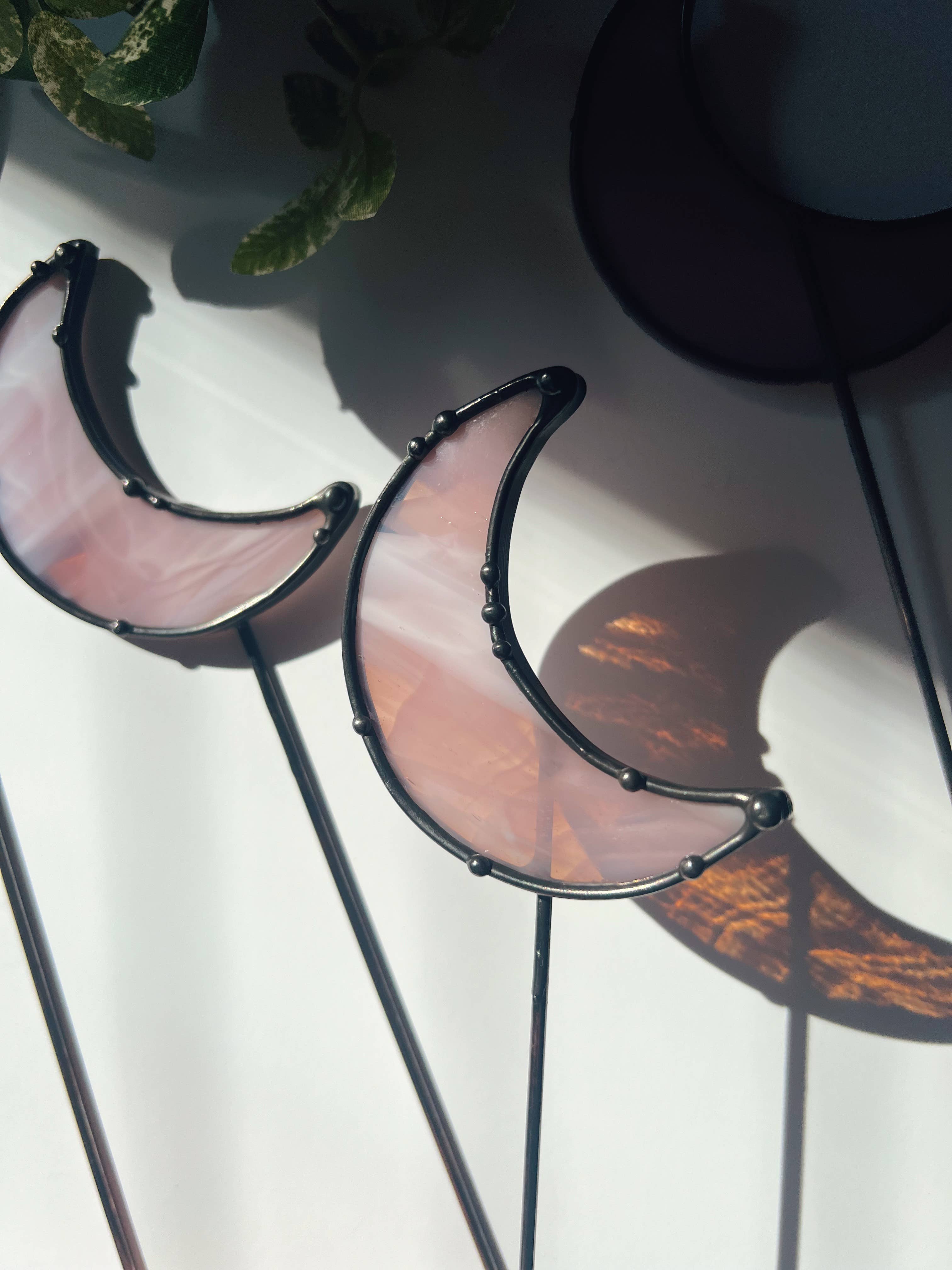 Wild Bloom Glass - Wholesale Garden/Lawn Stake - Half Moon Plant Stake Stained Glass | Plant Accessories5