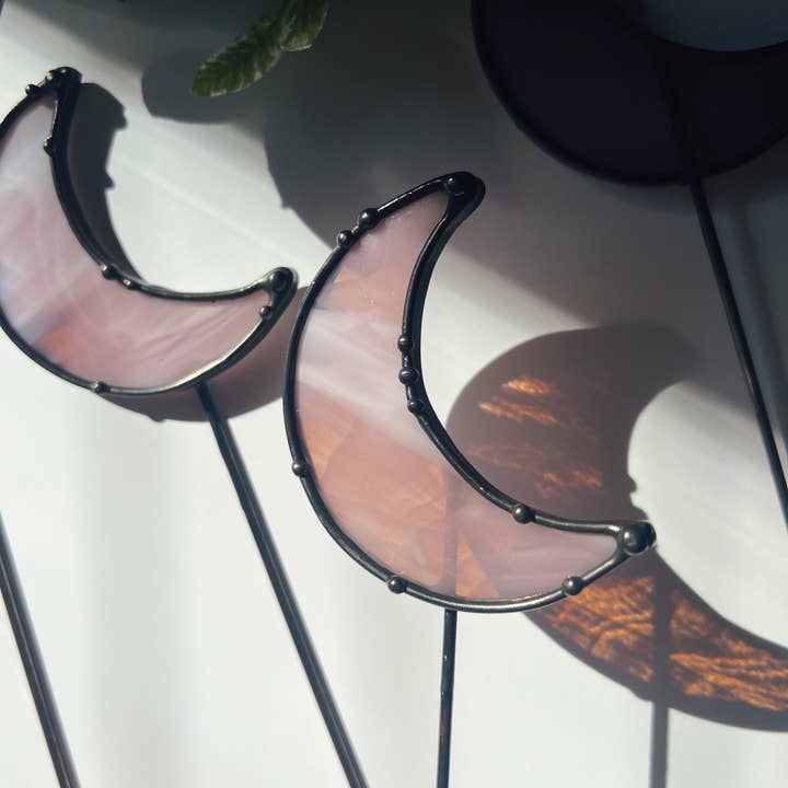 Wild Bloom Glass - Wholesale Garden/Lawn Stake - Half Moon Plant Stake Stained Glass | Plant Accessories5