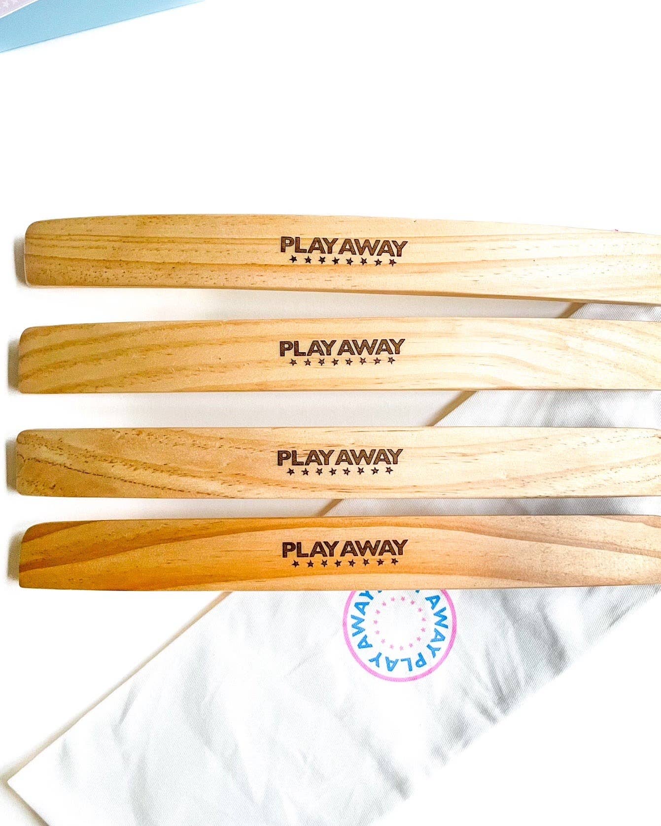 Play Away Cards - Wholesale Card Holder - Unisex - Wooden Card Rack - Set of 4 Playing Card Game Accessory