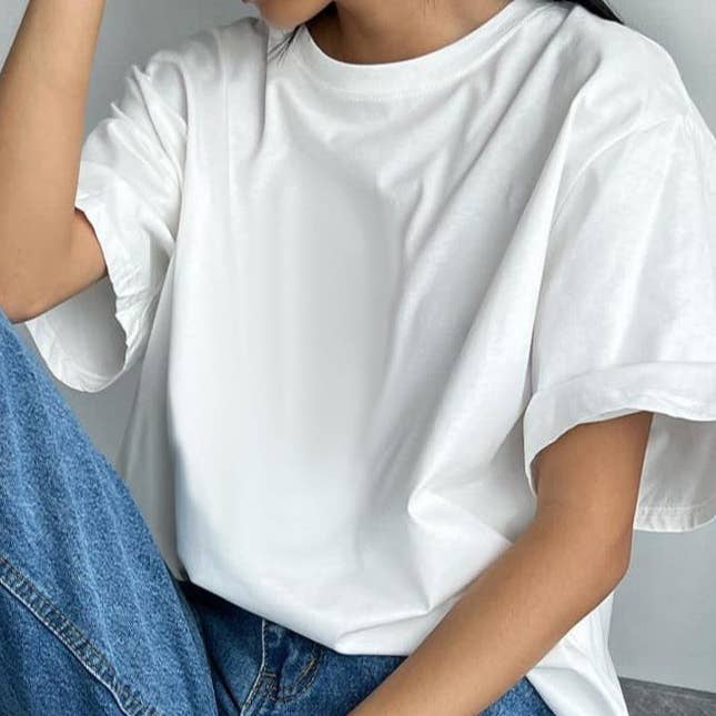 Womens Oversized Cotton Tee N25A422 and other Purchase Wholesale oversize tshirt. Free Returns & Net 60 Terms on Faire trending on Faire.