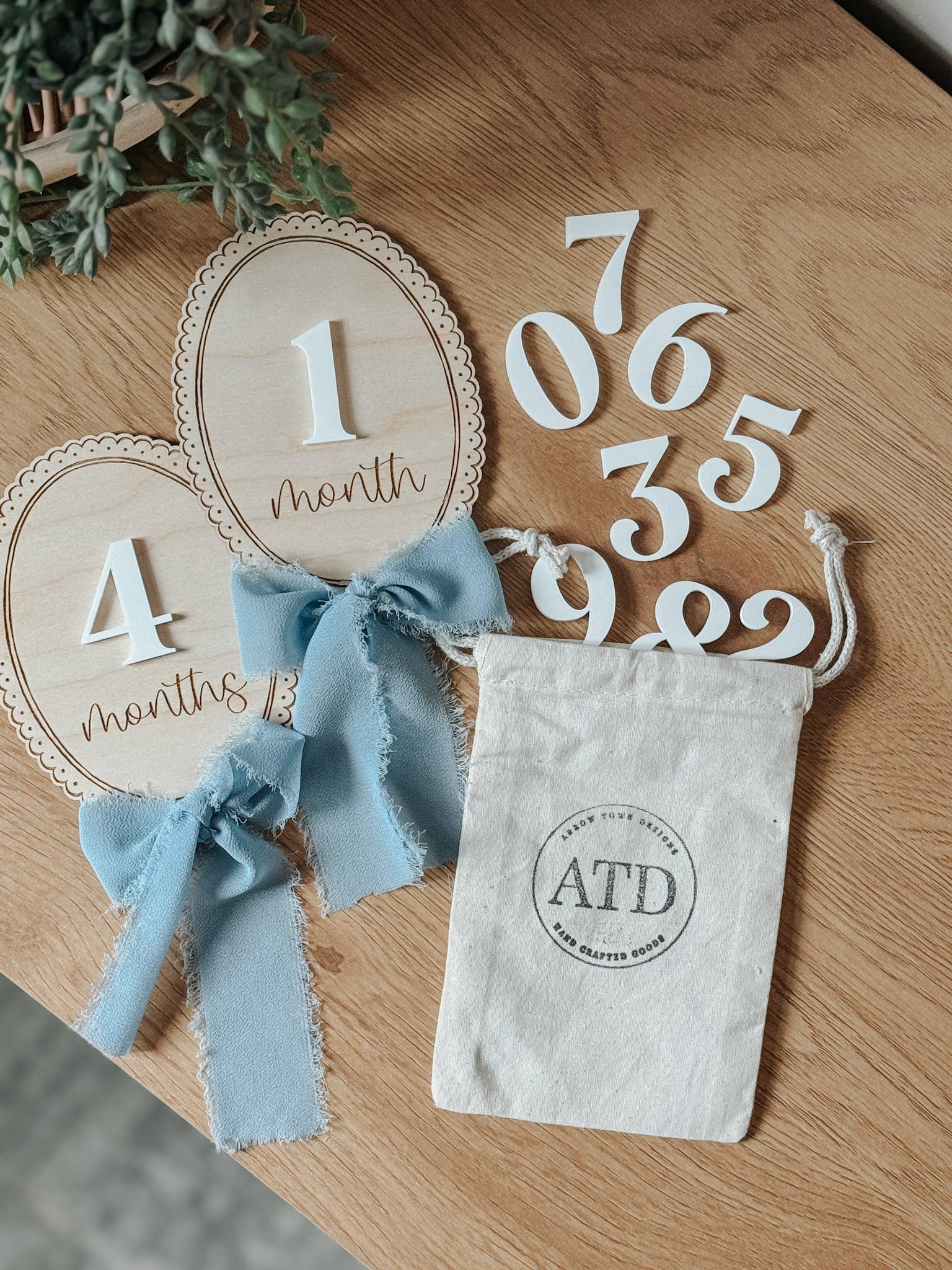 Arrow Town Designs – Engroshandel Mindesamler - Børn og baby – Mindebaby milepæl fotorekvisit skilt5