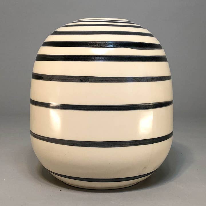 Vaso Ellisse Stripe Up per la vendita all'ingrosso da parte di Aaron Swank Ceramics