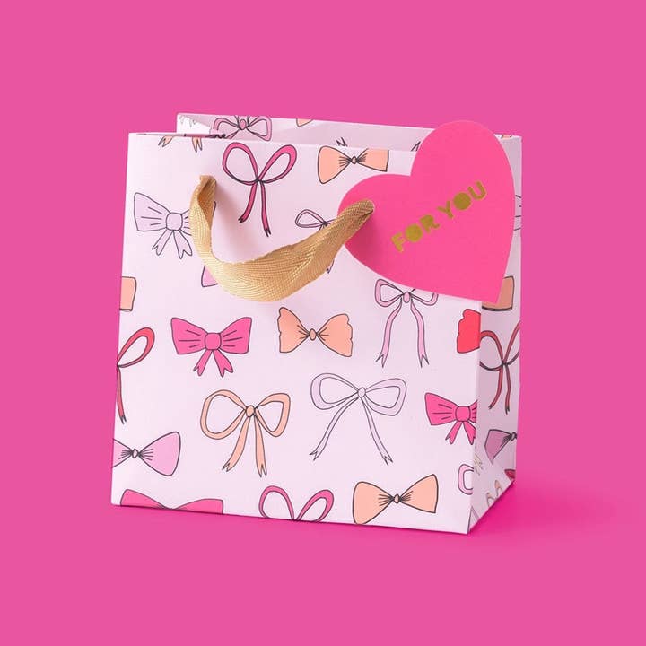 Taylor Elliott Designs - Vendita all'ingrosso Buste regalo - Sacchetti regalo con fiocchi rosa (3 misure) - Min. 43