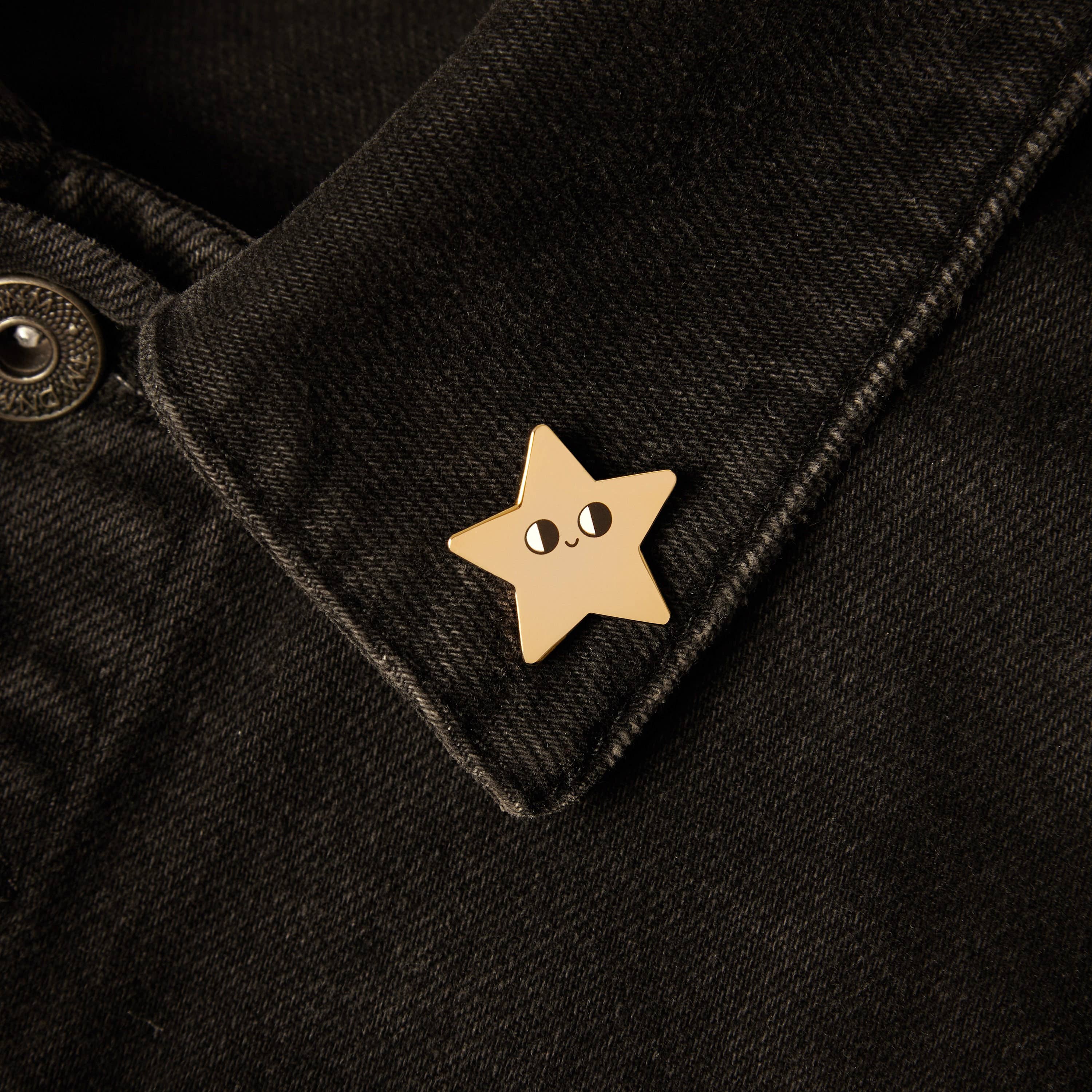 Higglebees – wholesale Lapel pin/button – Gold Star - Enamel Pin Badge1