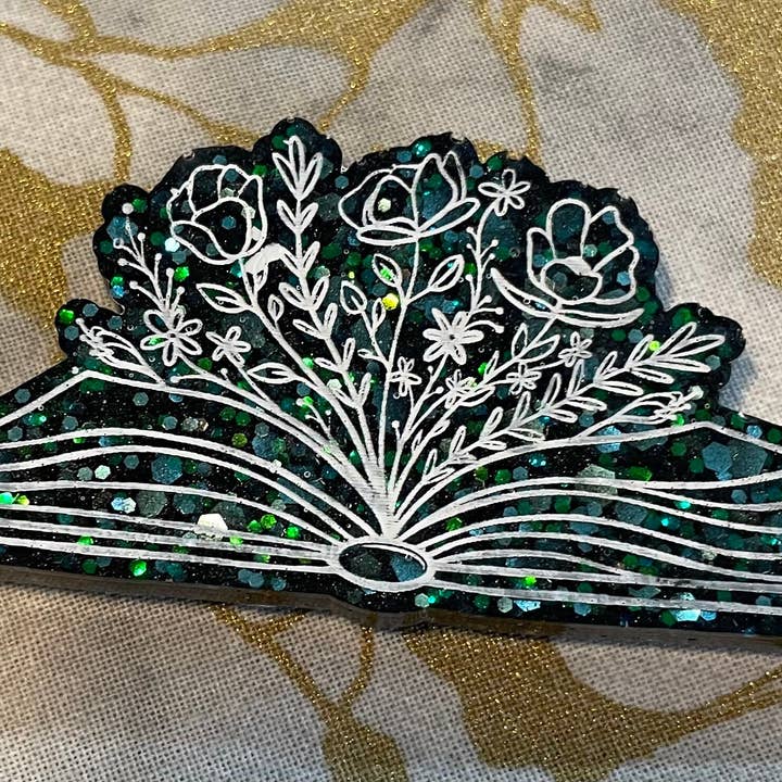 Livre Floral Needle Minder pour la vente par Wyldflower Design Co