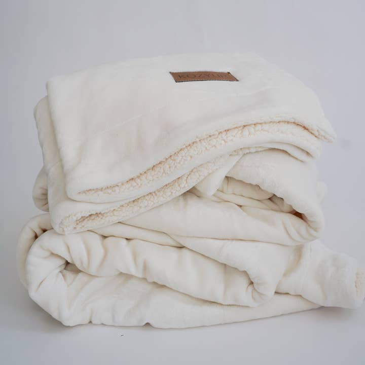 KozyUp - Wholesale Bedding Blanket - Cloud 9 Oversized Sherpa Blanket4