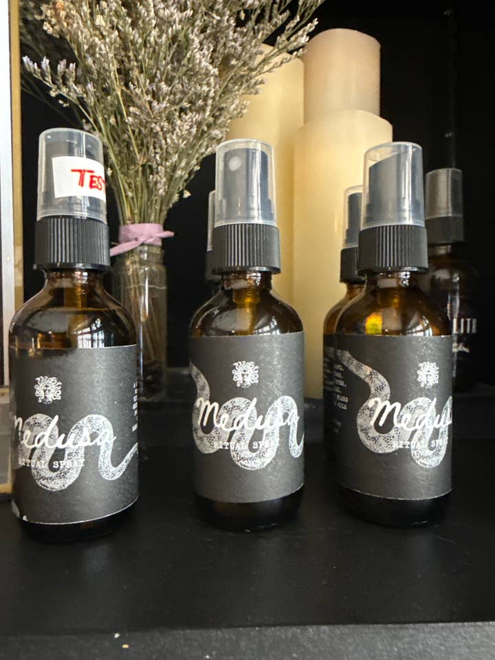 Medusa Ritual Spray for wholesale by Widow