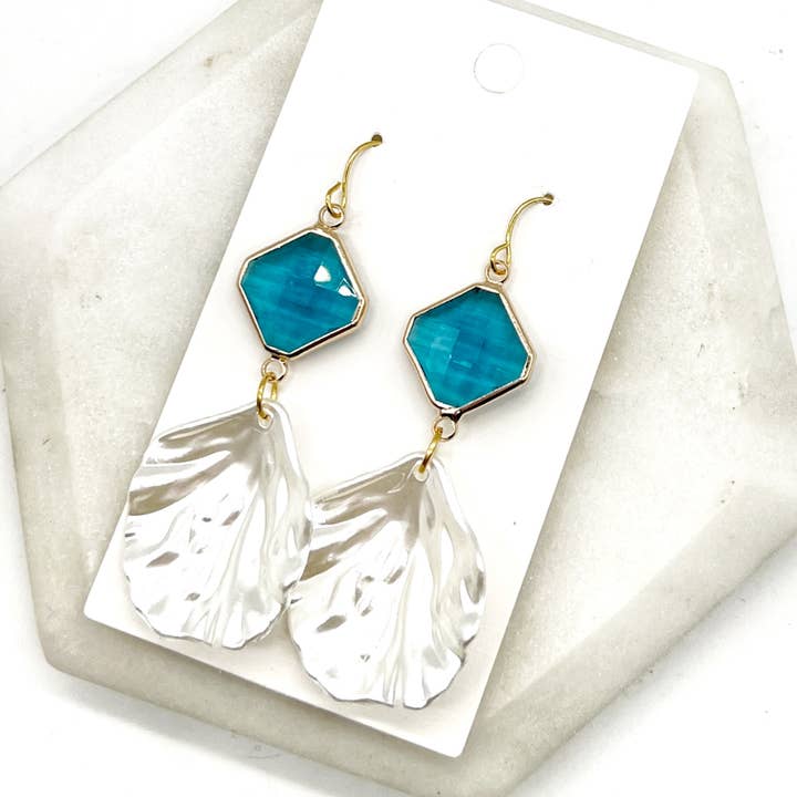 Baubles by B - Wholesale Dangle Earrings - Ocean Blue Shell Statement Earrings Seashell Beach1