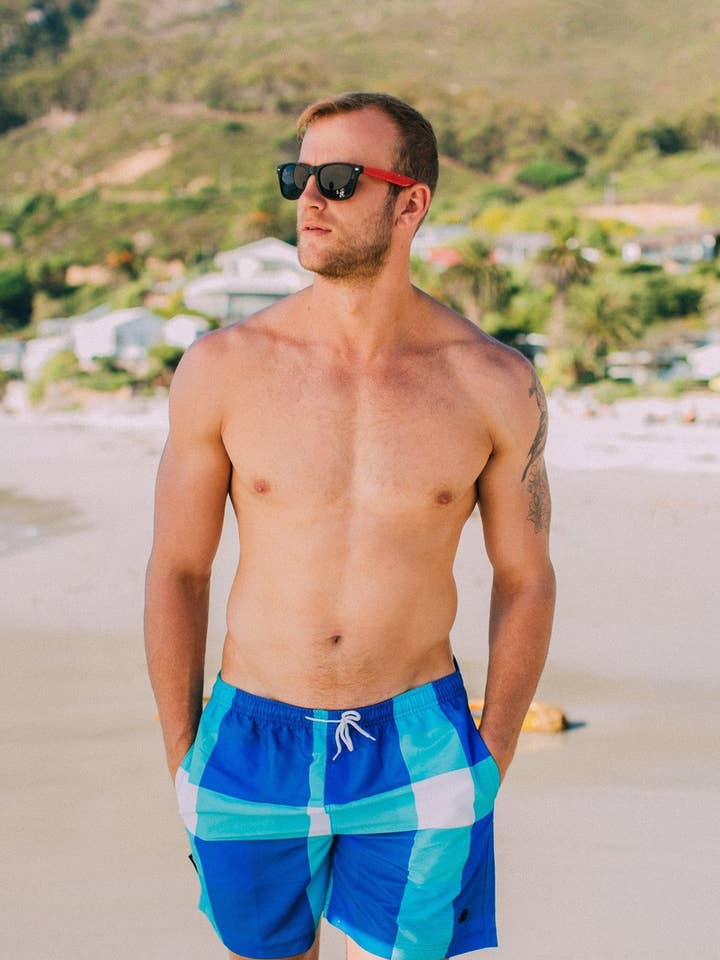 GUGGEN MOUNTAIN 2924 Herren Badehose kariert *High Quality Print* for wholesale by GUGGEN Mountain