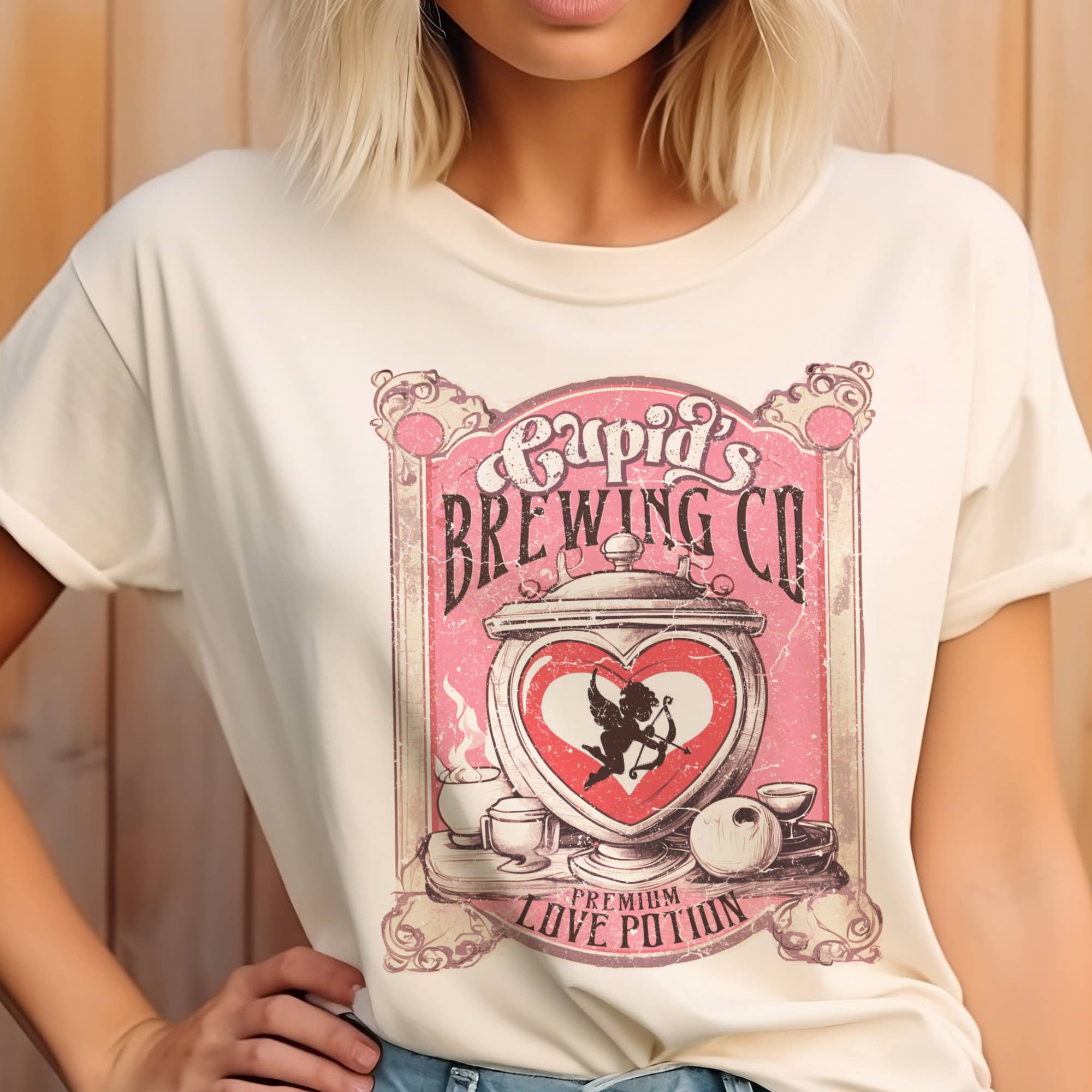Par.tees by Party On! - Wholesale T-shirt met print - Uniseks - Cupids Brewing Company Valentijns Liefde Grafisch T-shirt1