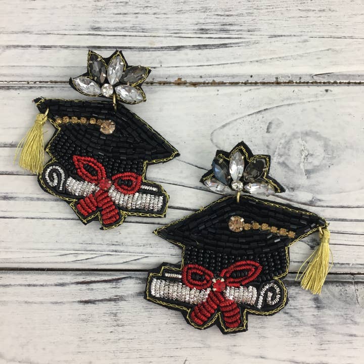 Chapeau de fin d'année perlé avec boucles d'oreilles à volutes pour la vente par SongLily