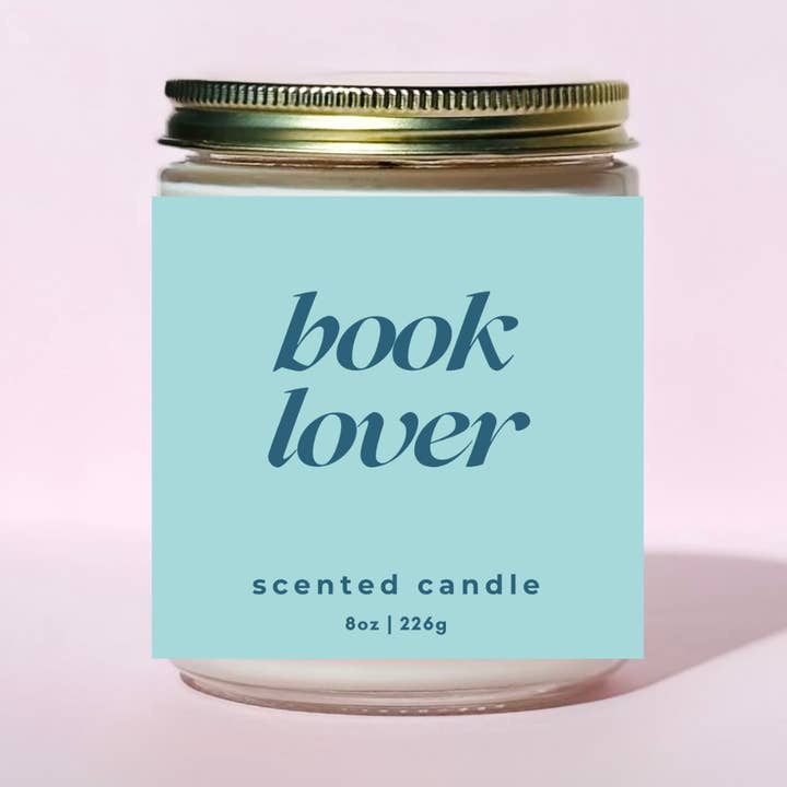 Amoureux des livres Printemps Été Bougie Littéraire pour la vente par Free Ethos