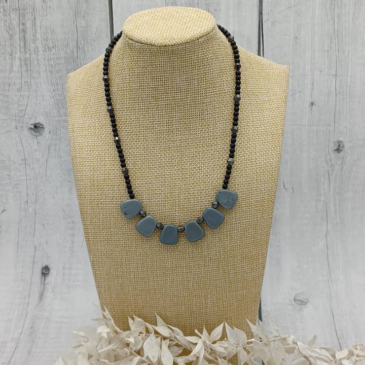 Unique black pearls as a necklace - with gray pearls - Svea for wholesale on Faire1