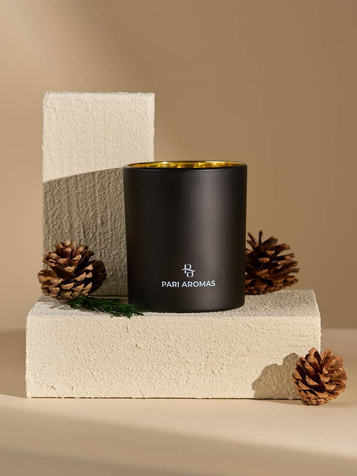 Cedarwood, Jasmine & Raspberry Candle for wholesale by PARI AROMAS