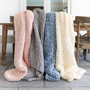 Chunky Knit Blanket - Bring Your Own Yarn - Mon, Apr 17 7PM at Naperville