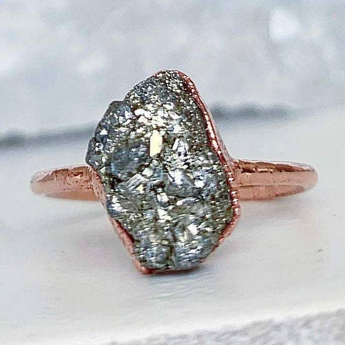 Buddha Blossom Jewels - Vendita all'ingrosso Anelli cocktail/statement - Anello in pirite grezza in rame0