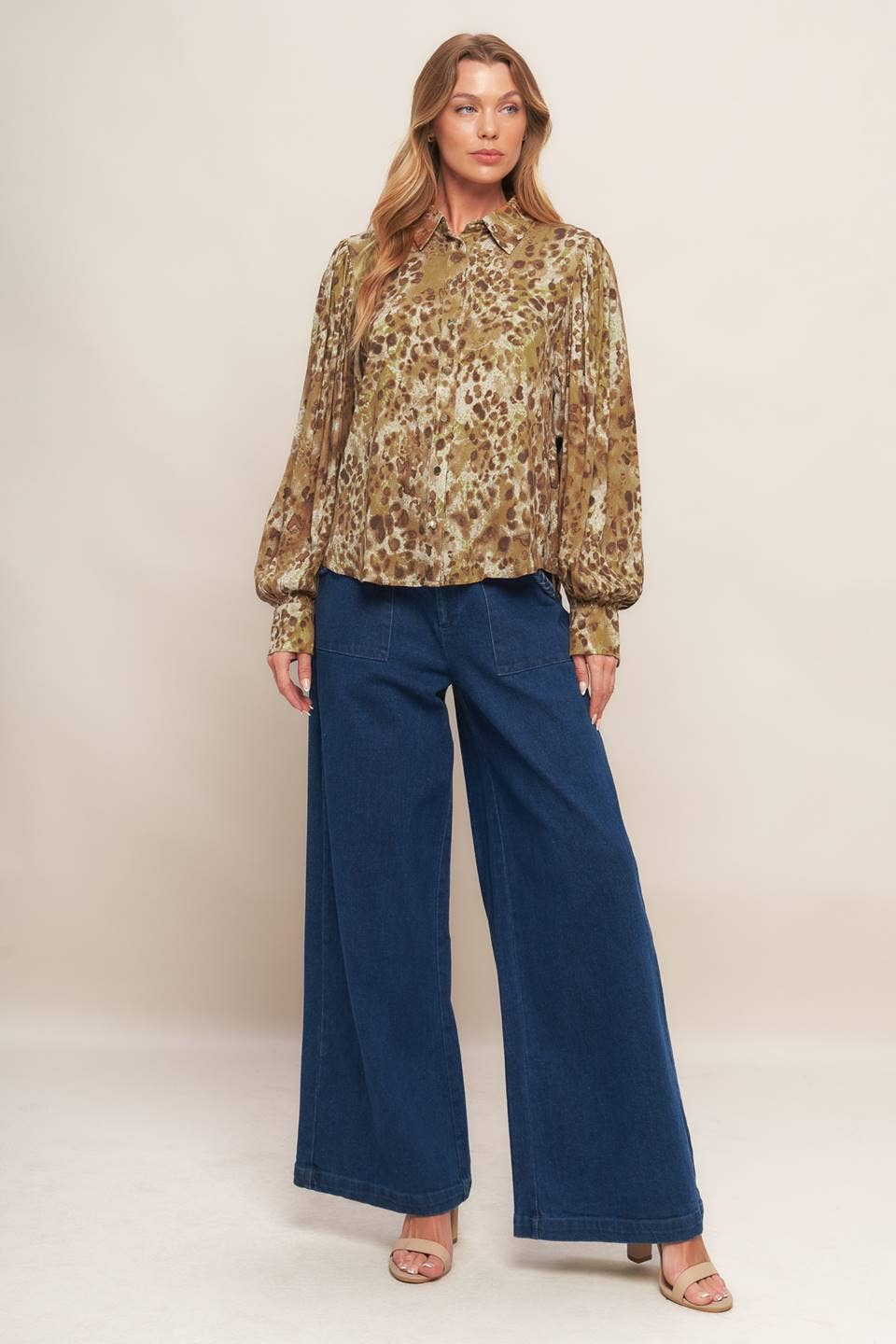 TAUPE BRAUN Ein bedrucktes gewebtes Oberteil - IT13798 für den Großhandel auf Faire4