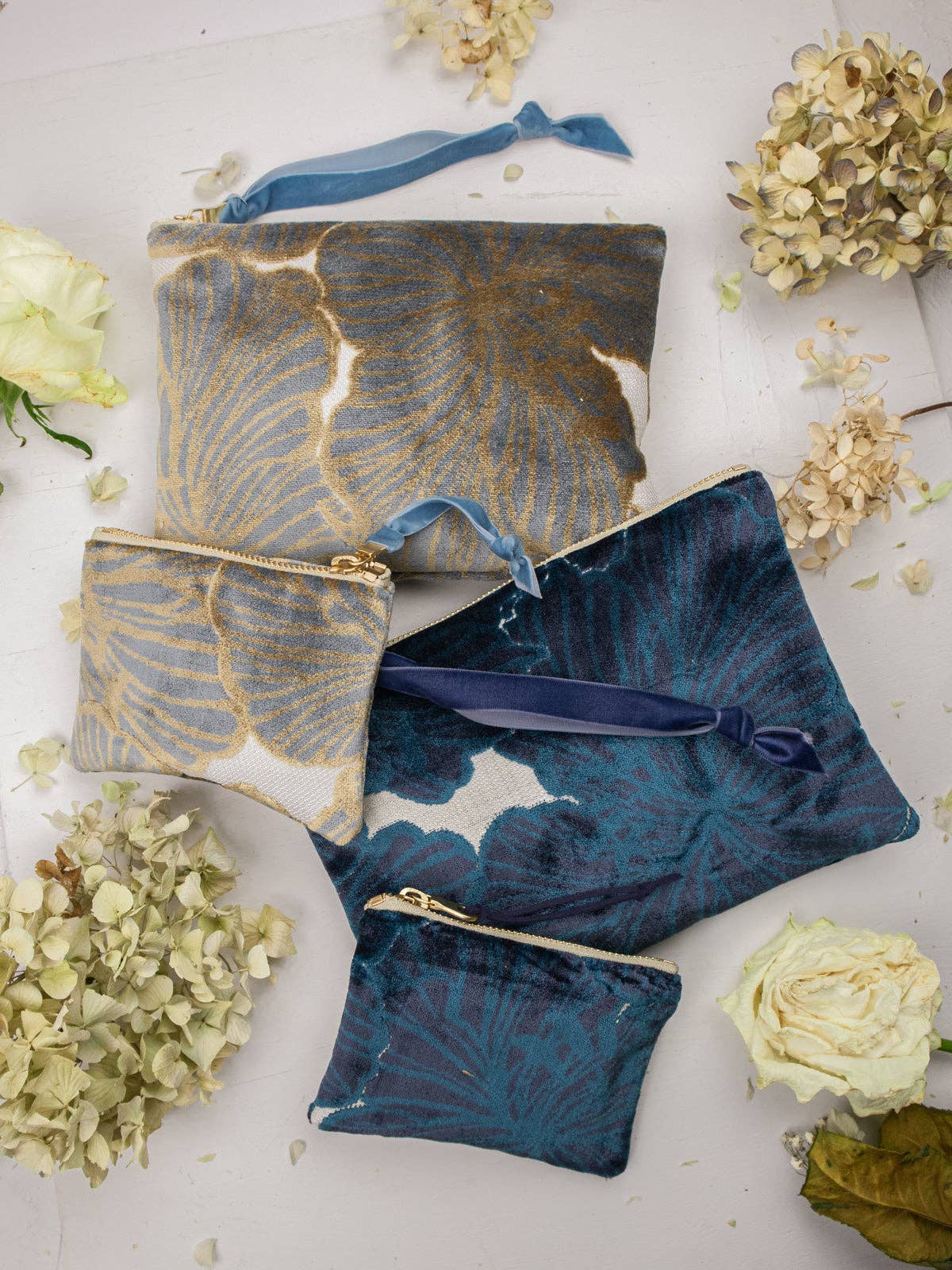 Ash & Rose - Vendita all'ingrosso Braccialetti - Portafoglio da polso Blossoms in velluto11