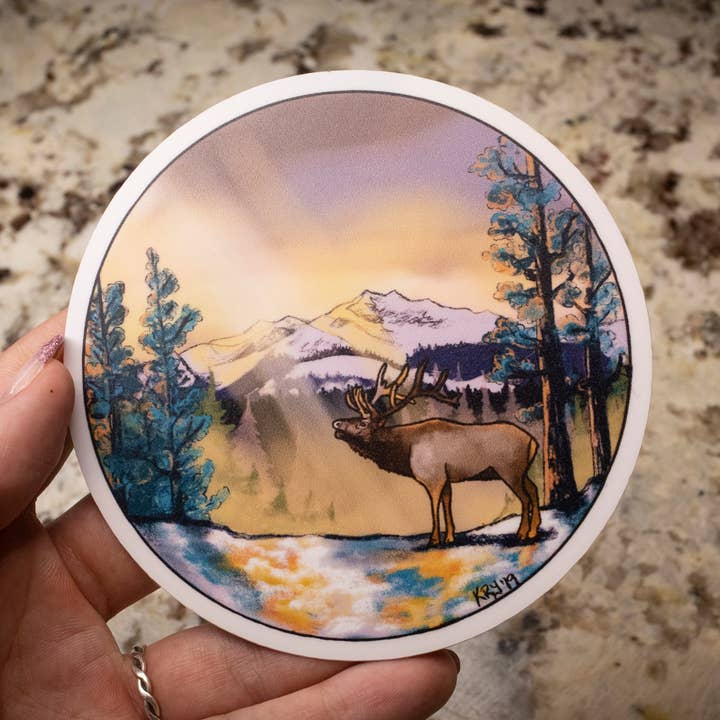 Elg i bjergene klistermærke for engroshandel hos Art For The Young At Heart